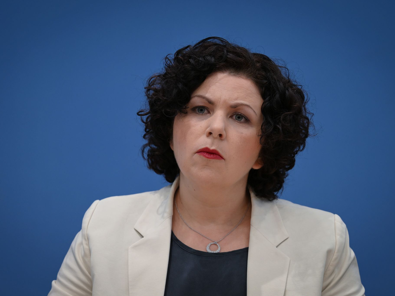 «Ich habe da auch schon munkeln hören, dass da gezielt Leute reingeschleust werden sollen»: Amira Mohamed Ali. - Foto: Soeren Stache/dpa