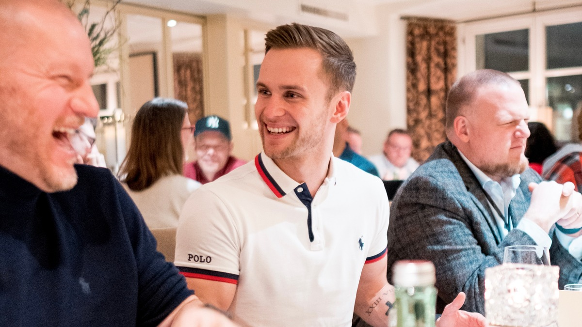 Simon Mathis: Warum 90 Prozent der Menschen beim Abnehmen ihre Zeit verschwenden - Foto: presseportal.de