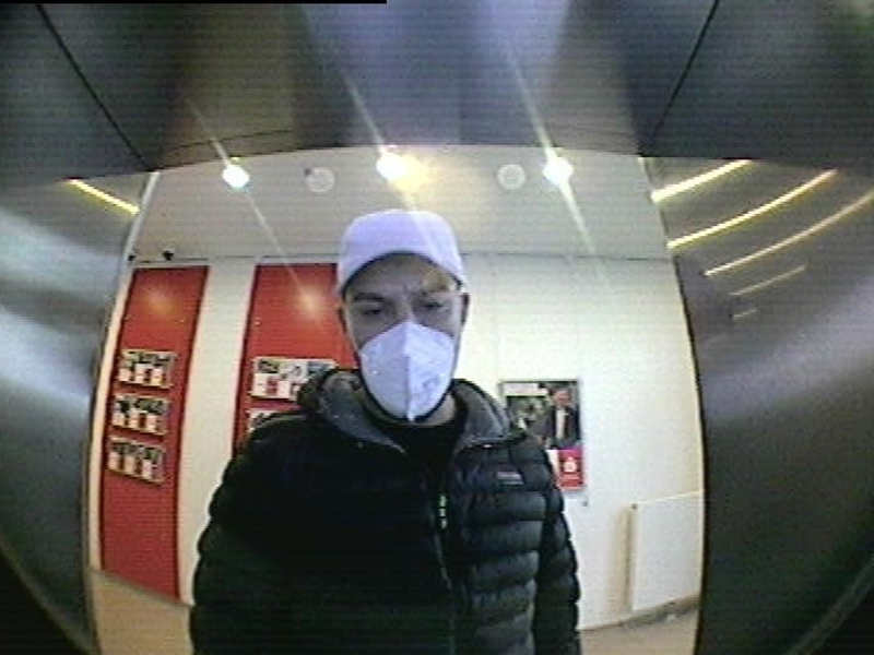 POL-STD: Unbekannter hob Geld mit gestohlenen EC-Karten ab: Wer kann Hinweise geben? - Foto: presseportal.de