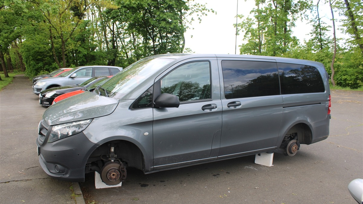 POL-SU: Räder von Kleintransporter gestohlen - Foto: presseportal.de
