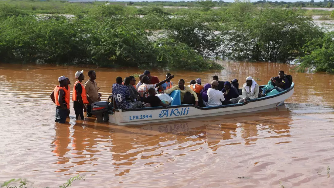 Kenia wird seit Mitte März von heftigen Regenfällen heimgesucht. - Bild: Andre Kasuku/AP/dpa