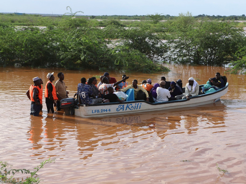 Kenia wird seit Mitte März von heftigen Regenfällen heimgesucht. - Foto: Andre Kasuku/AP/dpa