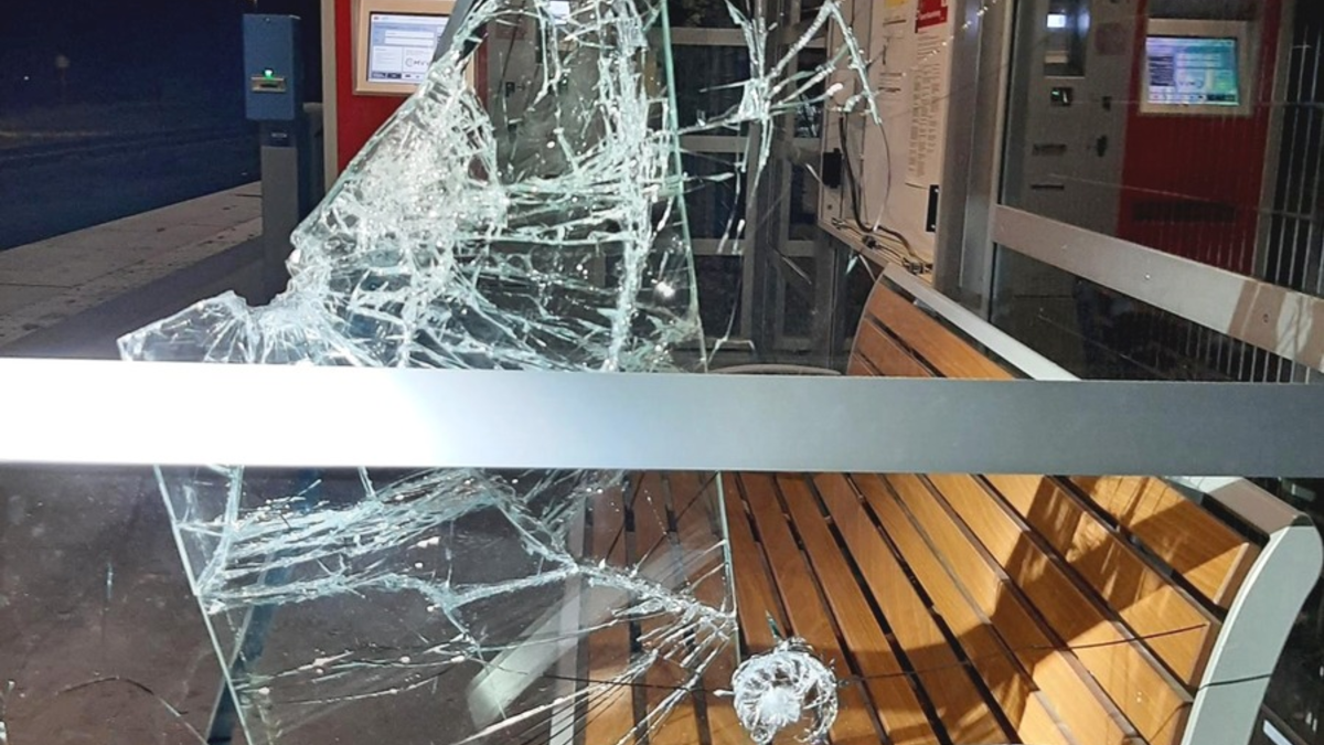 Bundespolizeidirektion München: Vandalismus am Haltepunkt Rott am Inn / Bundespolizei ermittelt wegen gemeinschädlicher Sachbeschädigung - Foto: presseportal.de