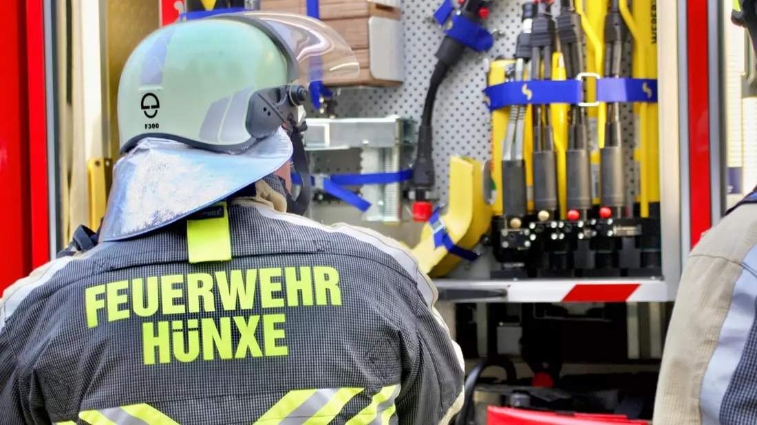 FW Hünxe: Person in Baugrube gestürzt und eingeklemmt - Bild: presseportal.de