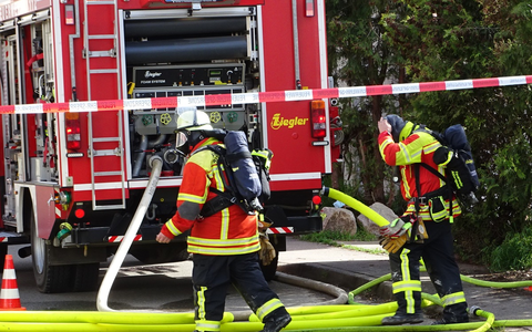 KFV-CW: Dachstuhlbrand in Althengstett-Ottenbronn Photovoltaikanlage ist Herausforderung für Feuerwehr - Foto: presseportal.de