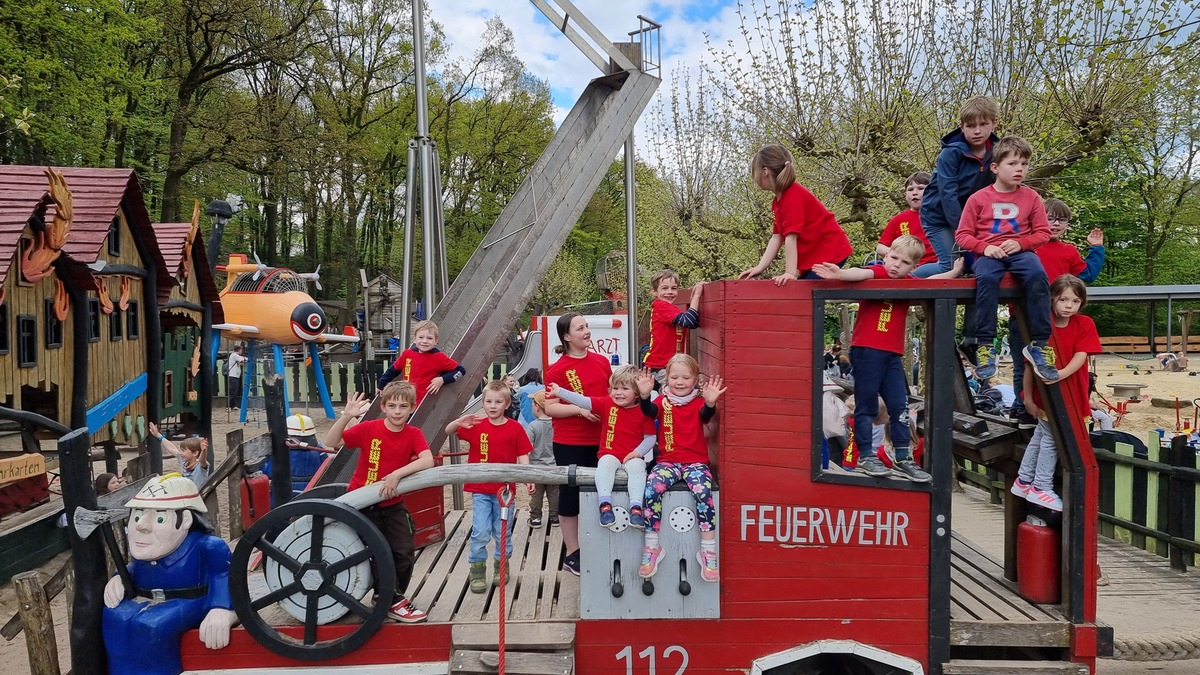 FW-WRN: Die Familien vom LZ1 erlebten einen unvergesslichen Familientag im Kettelerhof - Foto: presseportal.de