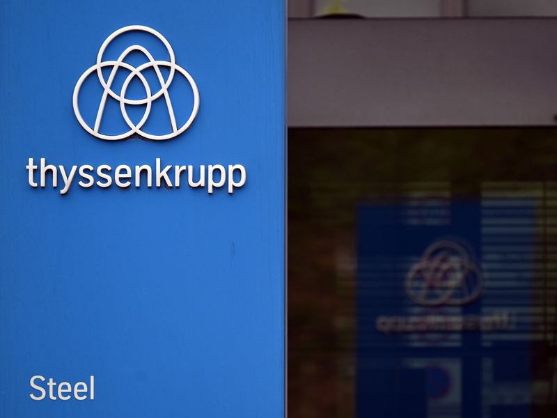 Bei einer Protestkundgebung wollen tausende Beschäftigte der Thyssenkrupp-Stahlsparte ihren Unmut über den Konzernvorstand zum Ausdruck bringen. - Foto: Federico Gambarini/dpa