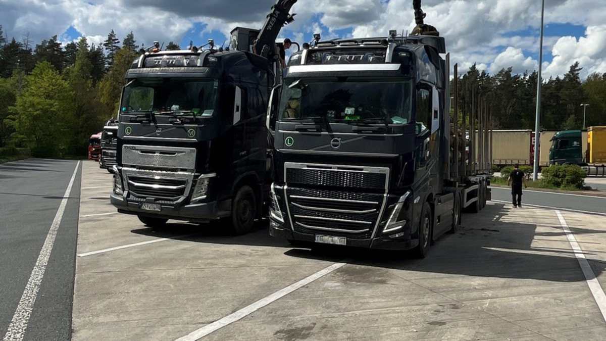 API-TH: Technische Mängel und enorme Überladung führen zur Untersagung der Weiterfahrt - Foto: presseportal.de