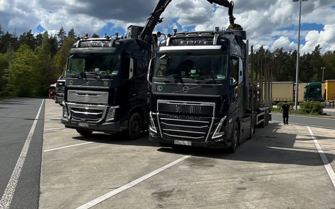API-TH: Technische Mängel und enorme Überladung führen zur Untersagung der Weiterfahrt - Foto: presseportal.de