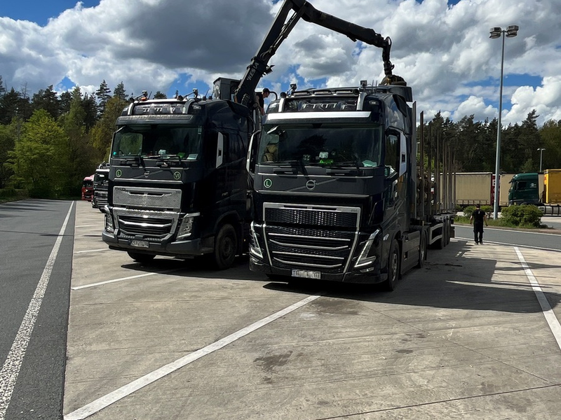 API-TH: Technische Mängel und enorme Überladung führen zur Untersagung der Weiterfahrt - Foto: presseportal.de