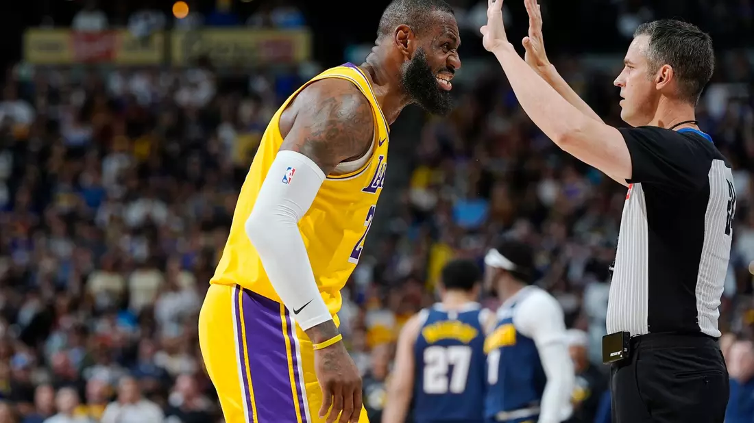 NBA-Superstar LeBron James ist mit den Los Angeles Lakers in den Playoffs gescheitert. - Bild: David Zalubowski/AP/dpa