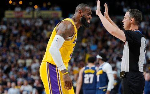 NBA-Superstar LeBron James ist mit den Los Angeles Lakers in den Playoffs gescheitert. - Foto: David Zalubowski/AP/dpa