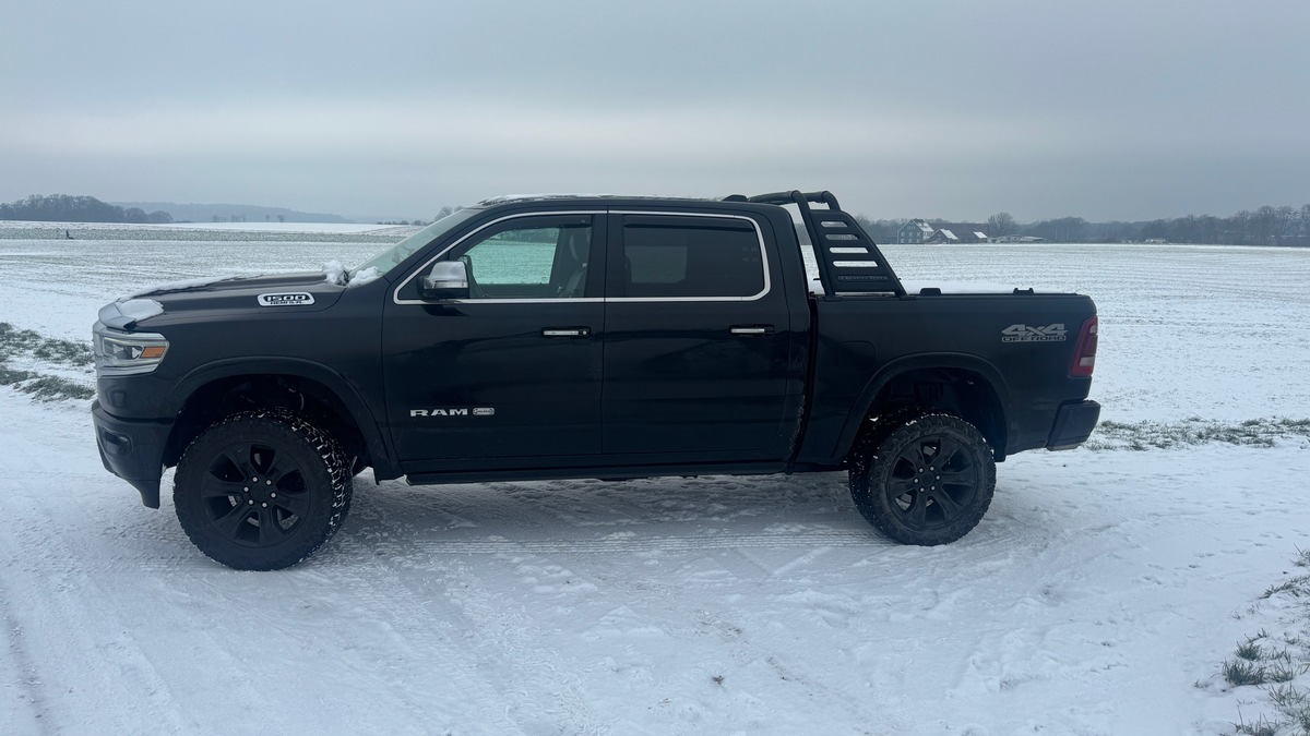 POL-E: Essen: Hochwertiger SUV in Kettwig gestohlen - Fotofahndung - Foto: presseportal.de