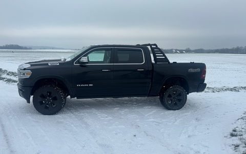 POL-E: Essen: Hochwertiger SUV in Kettwig gestohlen - Fotofahndung - Foto: presseportal.de