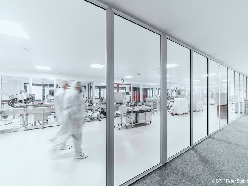 Politik lobt Schlüsselindustrie Pharma: Jetzt müssen Taten folgen - Foto: presseportal.de