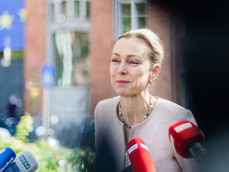 Die Berliner Verkehrssenatorin Manja Schreiner verliert ihren Doktortitel und will nun zurücktreten. - Foto: Christoph Soeder/dpa