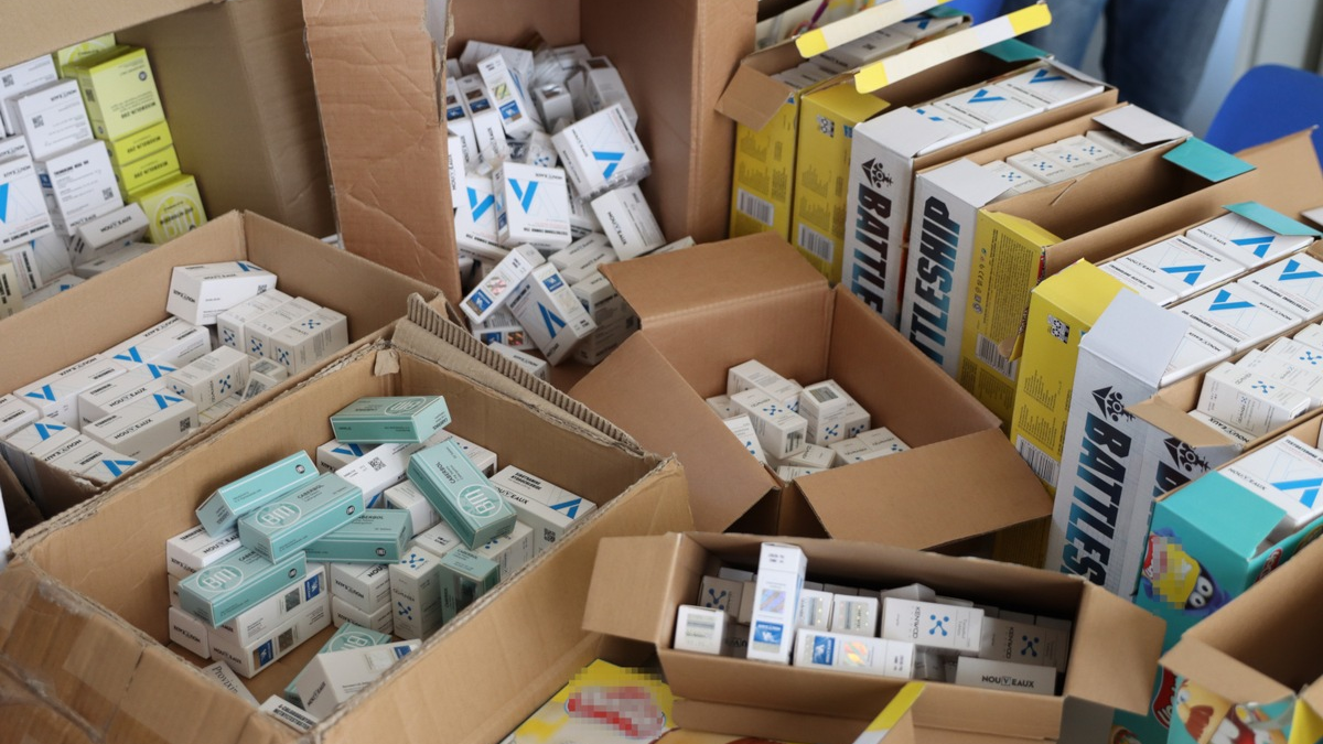 ZOLL-F: Illegaler Dopingmittelhandel in großem Stil - Zollfahndung Frankfurt am Main vollstreckt drei Haftbefehle - Foto: presseportal.de