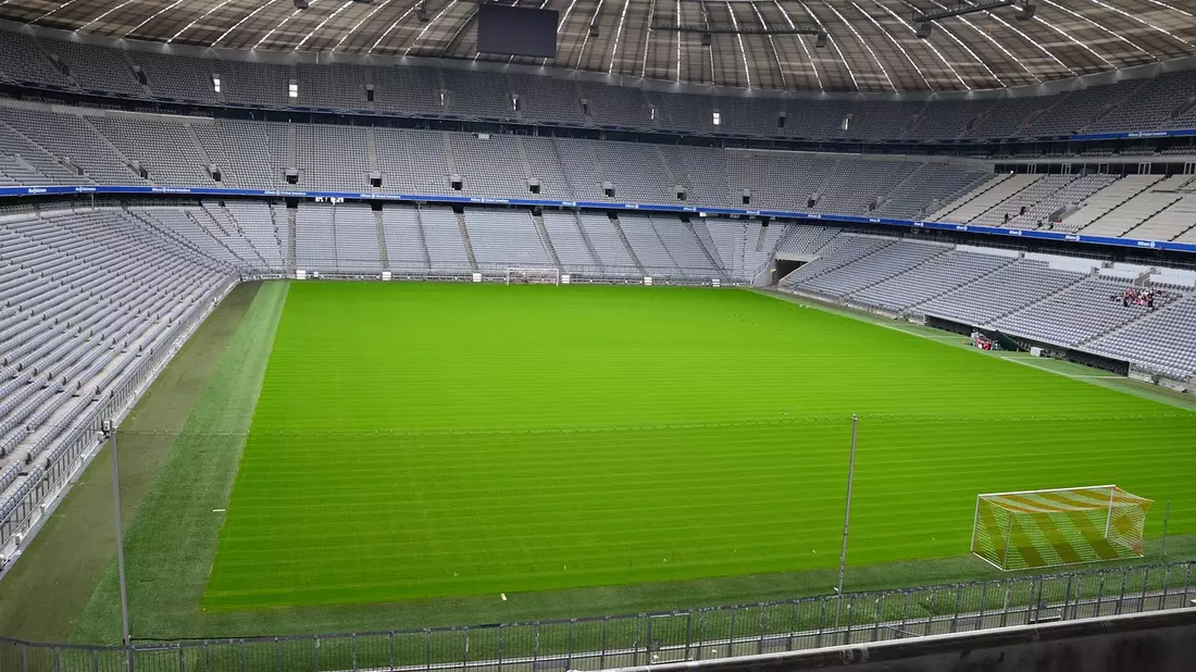 In den deutschen Fußballstadien könnte es im Sommer 2024 ein neues Sommermärchen geben. - Bild: pixabay.de © Frank_P_AJJ74 CCO Public Domain