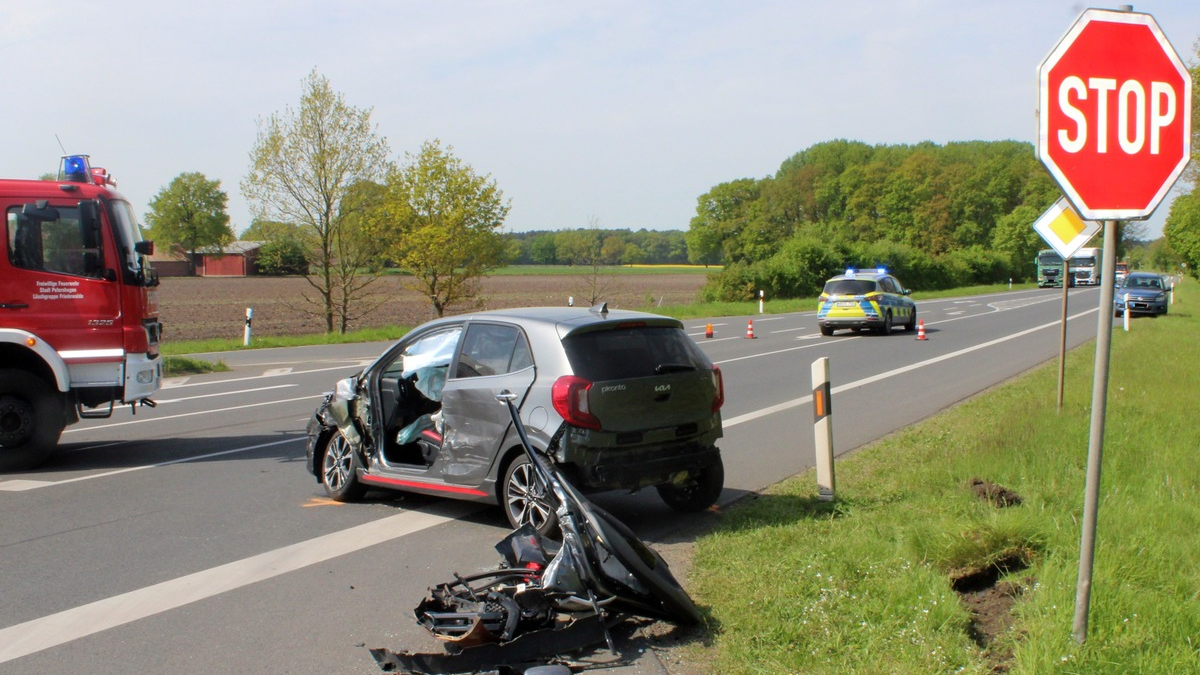 POL-MI: Unfall auf der L770: Fahrerin im Wagen eingeklemmt - Foto: presseportal.de