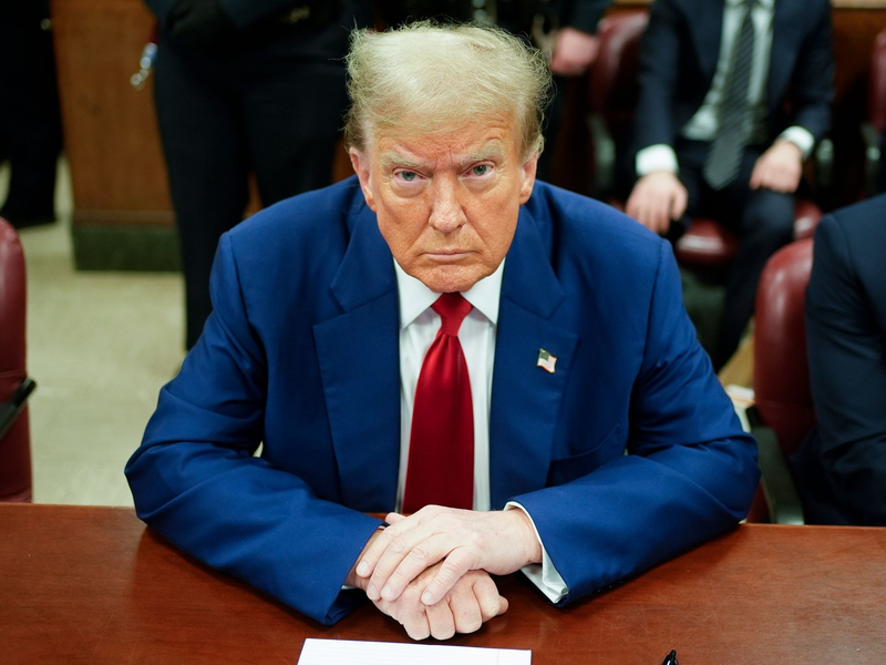Donald Trump vor dem Strafgericht in Manhattan. - Foto: Seth Wenig/POOL AP/dpa