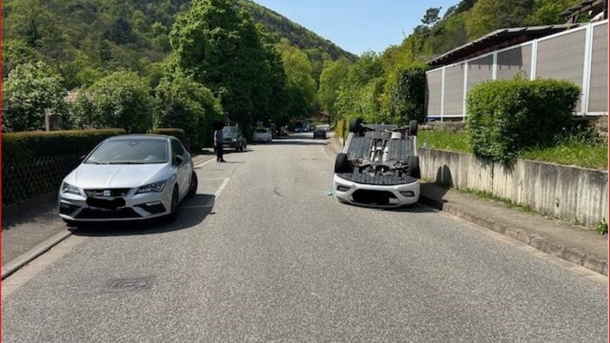 POL-PDLD: Pkw landet auf Dach - Fahrerin leichtverletzt - Foto: presseportal.de