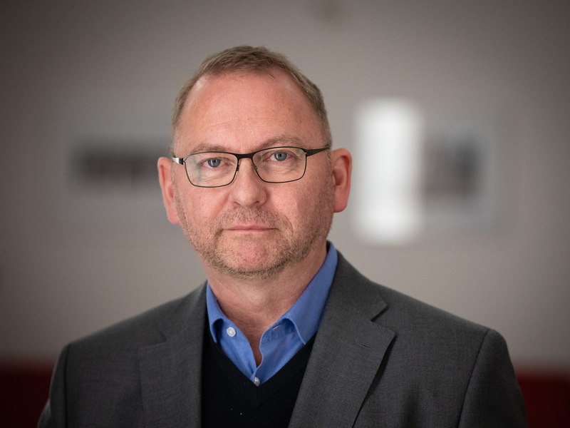 «Wer sich zu AfD-Positionen bekennt und die Programmatik vertritt, hat bei uns keinen Platz», sagt Frank Werneke. - Foto: Soeren Stache/dpa