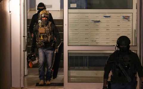 Ein sich selbst als Reichsbürger bezeichnender Mann hat in Velbert Polizisten mit einem Messer bedroht und damit einen SEK-Einsatz ausgelöst. - Foto: Christoph Reichwein/dpa