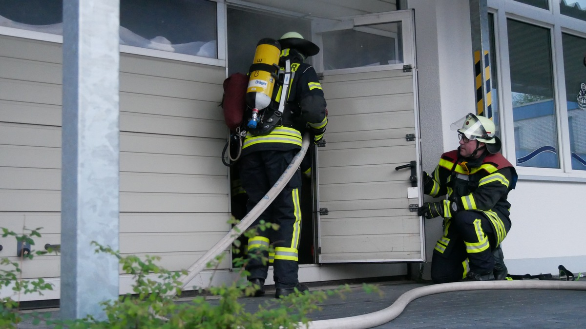 FW Celle: Einsatzübungen bei der Lebenshilfe und der Lobetalarbeit in Altencelle - Foto: presseportal.de