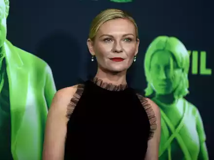 US-Schauspielerin Kirsten Dunst sorgt sich um ihre Kinder. - Foto: Richard Shotwell/AP/dpa