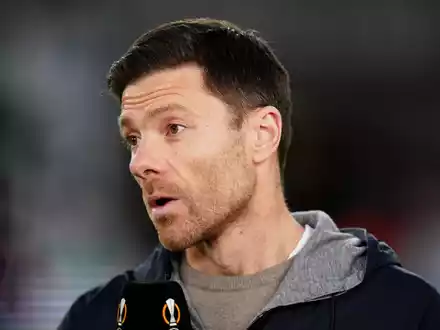 Bayer-Trainer Xabi Alonso freut sich auf ein Wiedersehen mit Daniele De Rossi. - Foto: John Walton/PA Wire/dpa