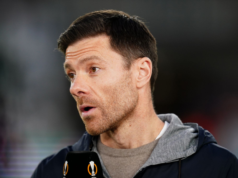 Bayer-Trainer Xabi Alonso freut sich auf ein Wiedersehen mit Daniele De Rossi. - Foto: John Walton/PA Wire/dpa