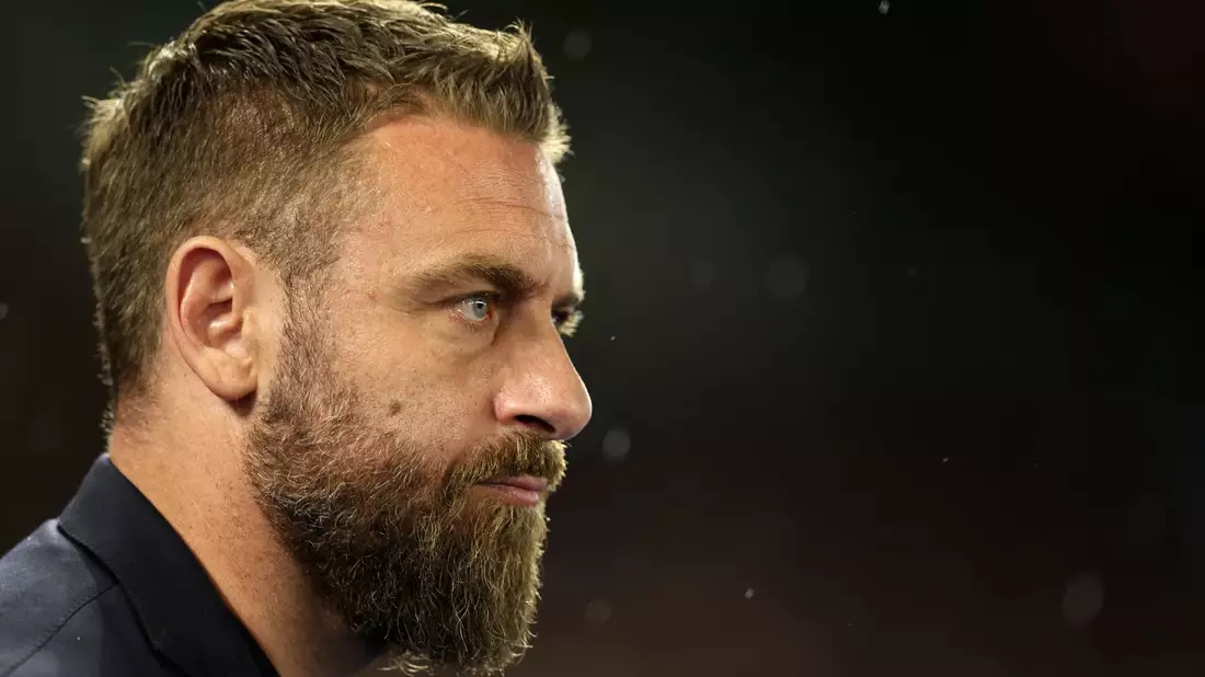 Daniele De Rossi bleibt auch über die Saison hinaus Trainer der AS Rom. - Bild: Ian Walton/AP/dpa