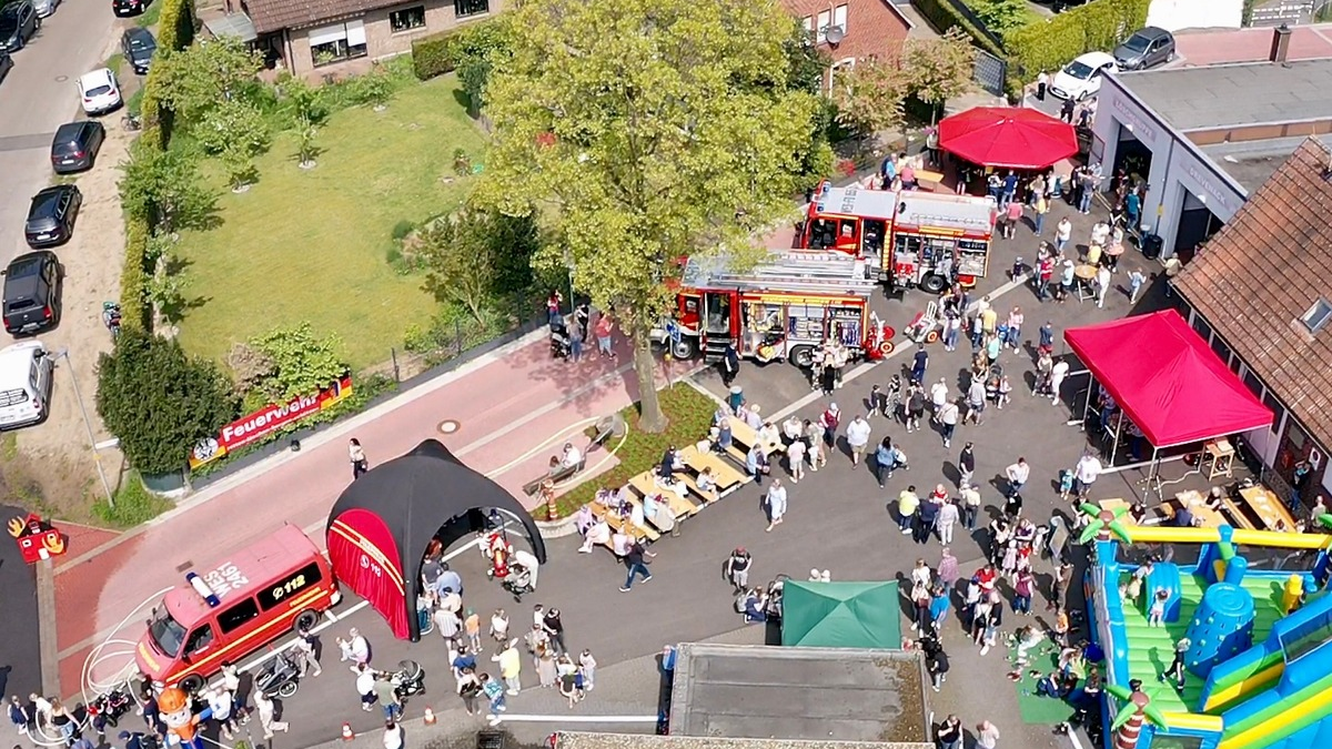FW Hünxe: Viele Besucher beim Brandschutztag in Drevenack - Foto: presseportal.de