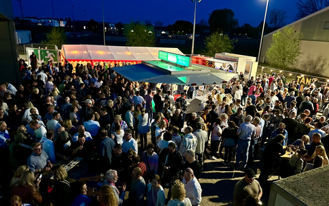 FW Alpen: Großer Andrang beim Tanz in den Mai - Foto: presseportal.de