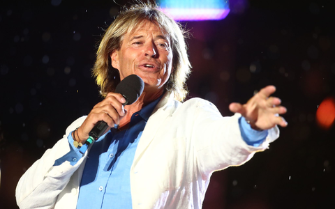 «Jeder Tag ist ein Tag zum Feiern», sagt der einstige Skirennfahrer Hansi Hinterseer. - Foto: Bodo Schackow/dpa «Jeder Tag ist ein Tag zum Feiern», sagt der einstige Skirennfahrer Hansi Hinterseer. - Foto: Bodo Schackow/dpa