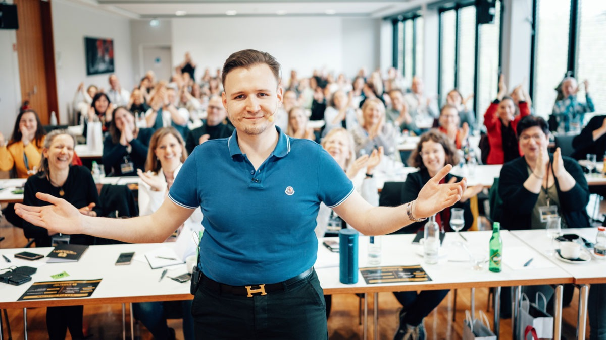 Spotify testet Hörbuchabo? Brancheninsider verrät, wie man sich mit Spotify ein Nebeneinkommen als Hörbuchsprecher sichern kann - Foto: presseportal.de