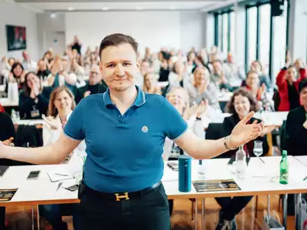 Spotify testet Hörbuchabo? Brancheninsider verrät, wie man sich mit Spotify ein Nebeneinkommen als Hörbuchsprecher sichern kann - Foto: presseportal.de
