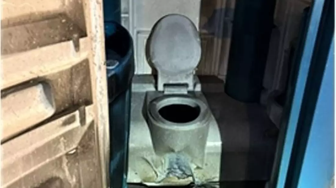 POL-ME: Mobile Toilettenkabine ausgebrannt - die Polizei bittet um Hinweise - Mettmann - 2405006 - Bild: presseportal.de