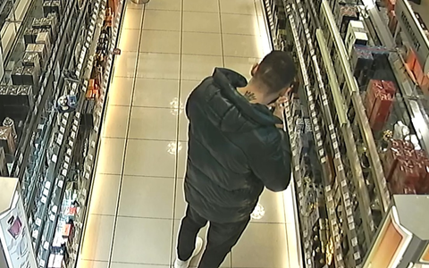 POL-WHV: Öffentlichkeitsfahndung nach einem Ladendiebstahl in Jever - Polizei bittet Bevölkerung um Mithilfe - Wer kann Angaben zu den Personen machen? - Foto: presseportal.de
