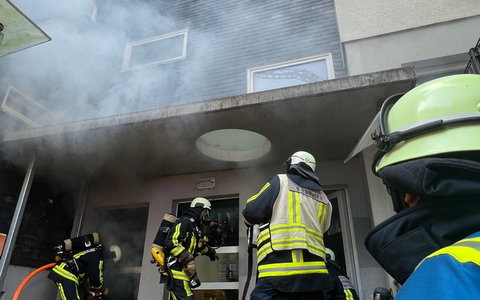FW-BO: 8 Verletzte bei Brand in einem Mehrfamilienhaus in Querenburg - Foto: presseportal.de