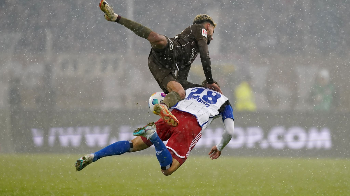 Macht der FC St. Pauli beim Stadtrivalen HSV den Aufstieg perfekt? - Foto: Marcus Brandt/dpa