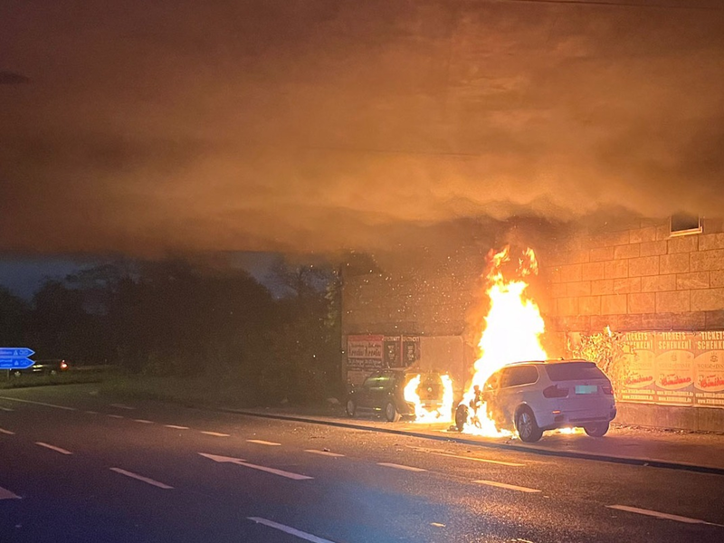 POL-DU: Mittelmeiderich: Zwei Autos in Vollbrand - Kripo sucht Zeugen - Foto: presseportal.de