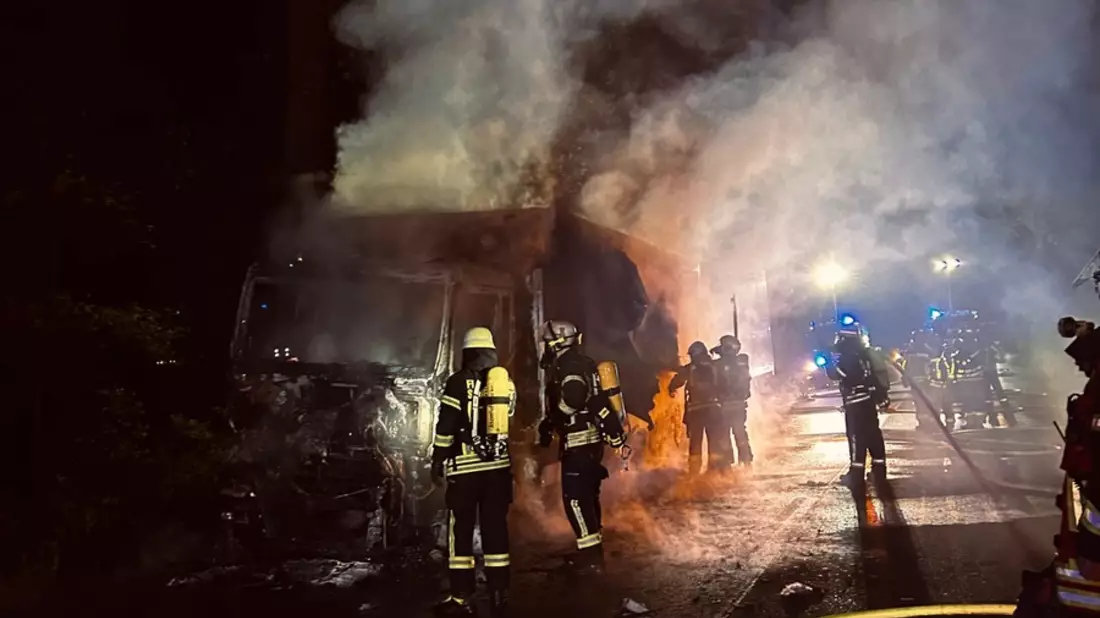 FW-Schermbeck: LKW Brand auf der B58 - Bild: presseportal.de