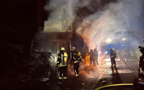 FW-Schermbeck: LKW Brand auf der B58 - Foto: presseportal.de