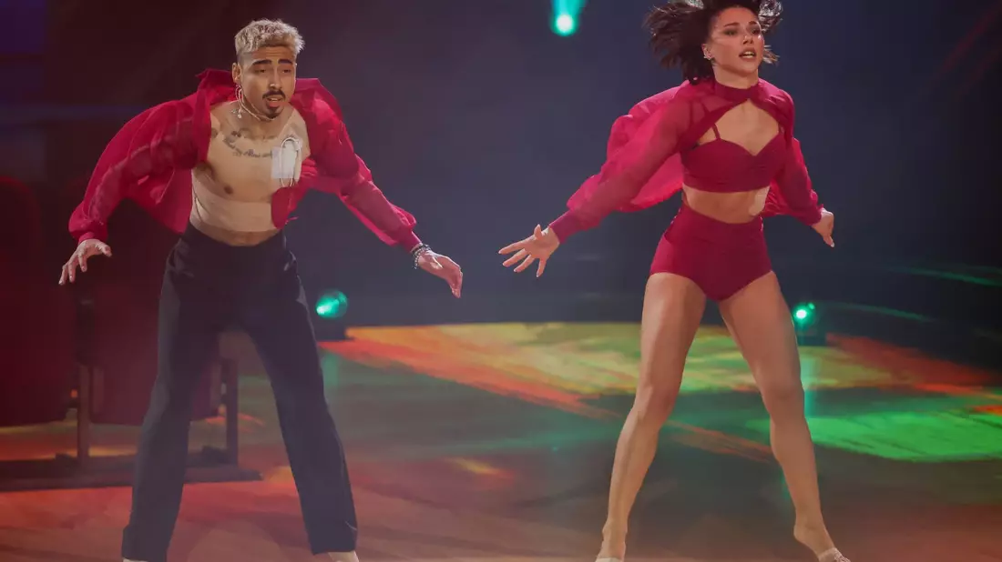 Comedian Tony Bauer trat bei der RTL-Show «Let's Dance» zusammen mit Profitänzerin Anastasia Stan an. - Bild: Rolf Vennenbernd/dpa