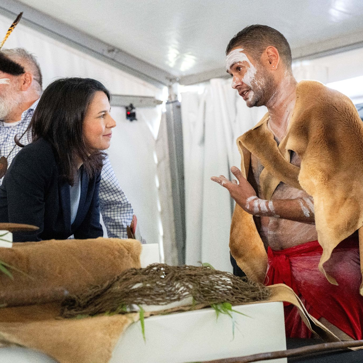 Im Mittelpunkt der einwöchigen Reise von Außenministerin Baerbock nach Australien, Neuseeland und Fidschi steht die Sicherheitspolitik und der Klimaschutz. - Foto: Sina Schuldt/dpa