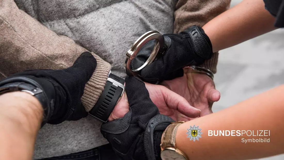 Bundespolizeidirektion München: Festnahme nach Tritt ins Gesicht / Streit am Hauptbahnhof München eskaliert - Bild: presseportal.de