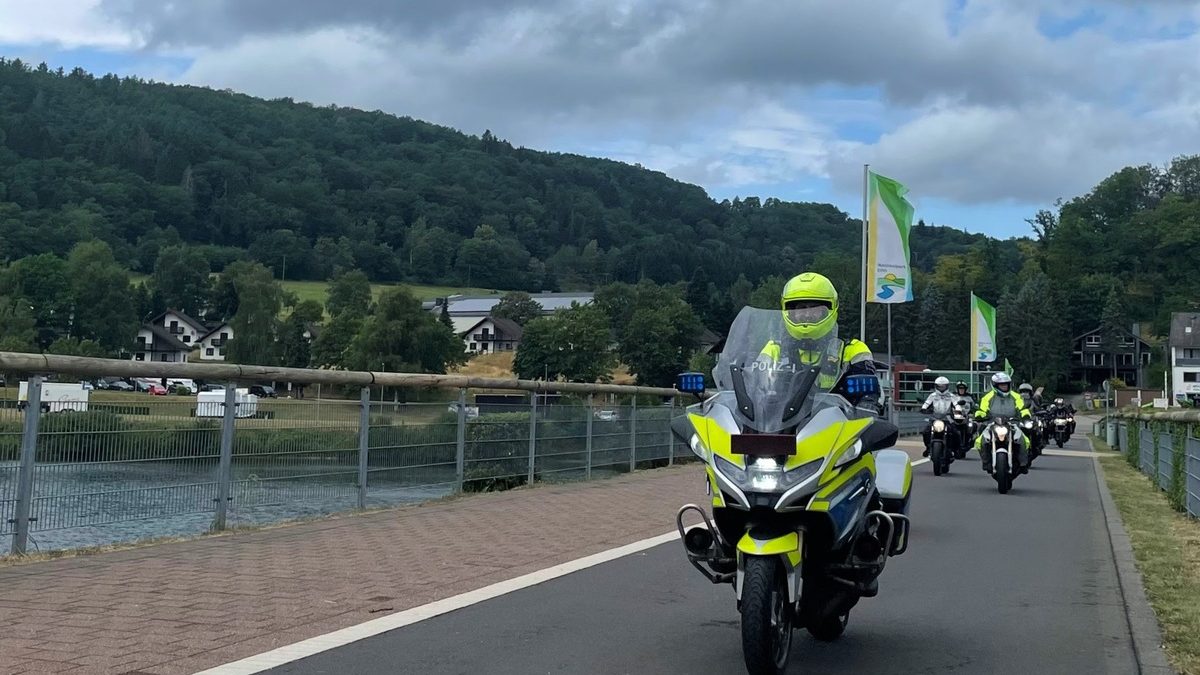 POL-AC: PoliTour 2024 - Polizei Aachen lädt wieder zur Motorradtour ein - Foto: presseportal.de