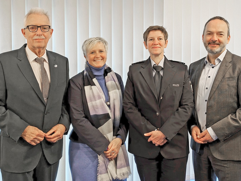 POL-ME: Empfang beim Bürgermeister: Patricia Aillaud wird neue Wachleiterin in Hilden - Hilden - 2405015 - Foto: presseportal.de
