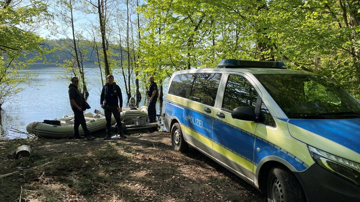 LWSPA M-V: Anglerkontrollen: Wasserschutzpolizei Schwerin und ehrenamtliche Fischereiaufseher gemeinsam im Einsatz - Foto: presseportal.de